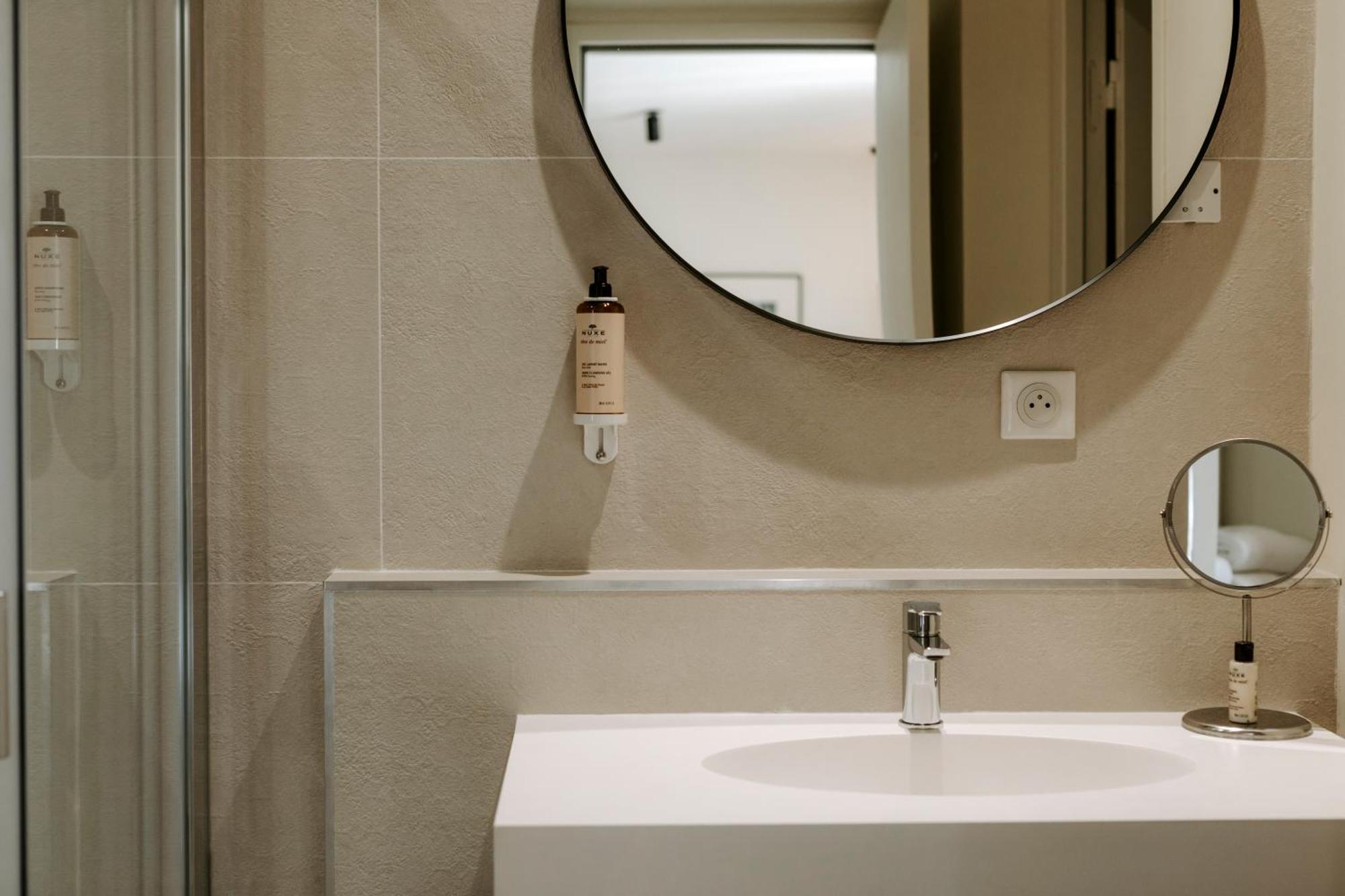 Soko Hotels-Pont Du Gard Remoulins Ngoại thất bức ảnh